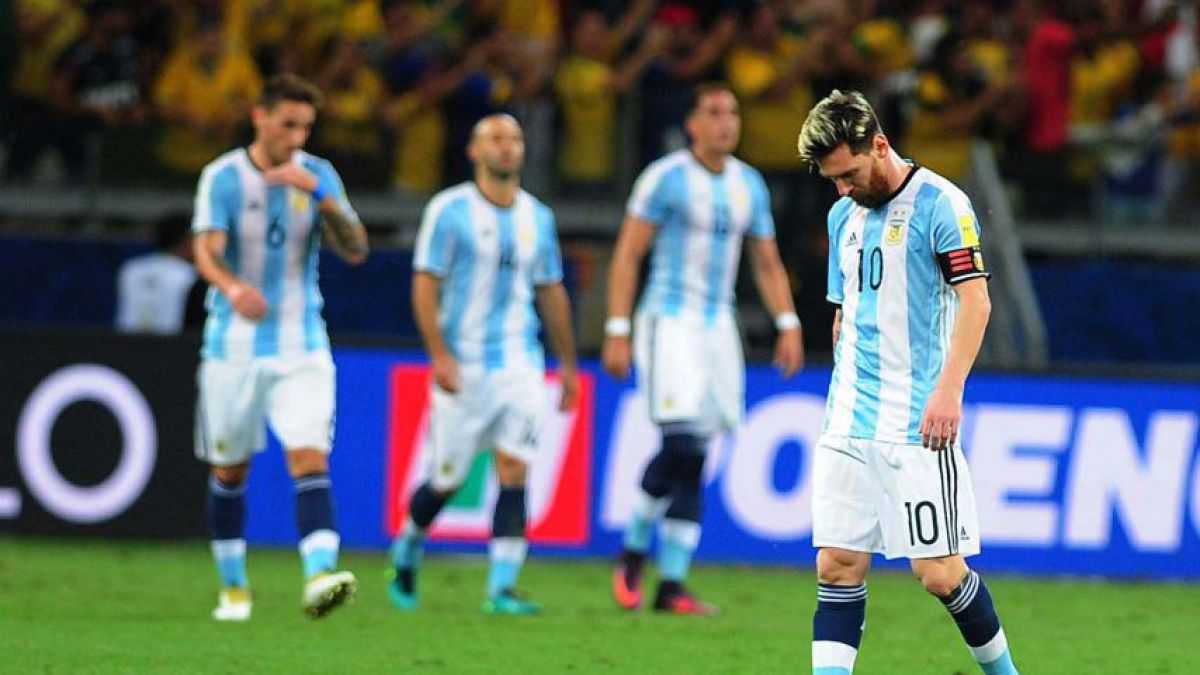 altText(Una mala: Argentina sigue en repechaje en el camino para Mundial de Rusia)}