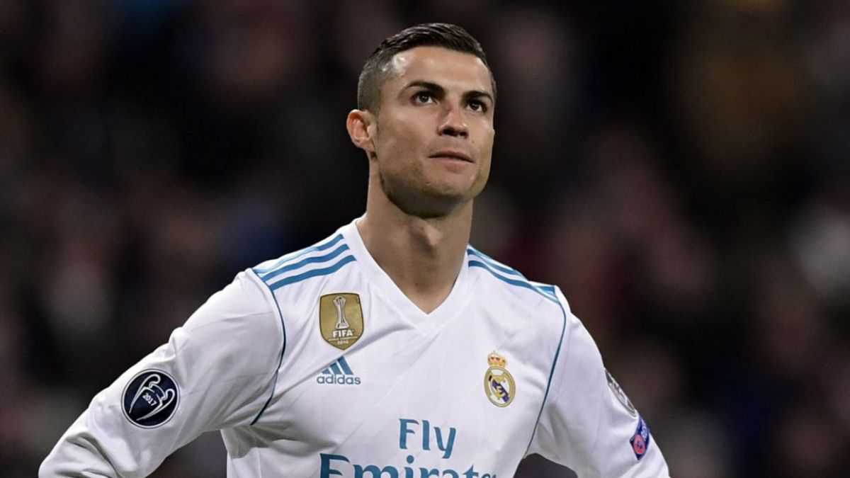 altText(Rompió el mercado: Ronaldo se fue del Real Madrid y recalará en Juventus)}