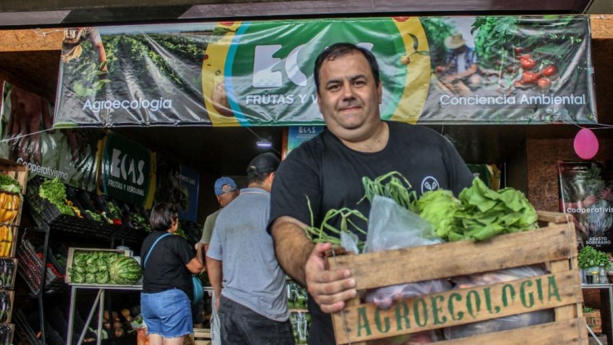 Feriazo en Monte Grande: venden 5 mil kilos de frutas y verduras a precio popular