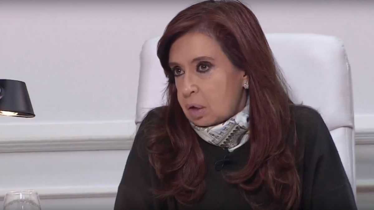 altText(Cristina Kirchner, a juicio oral por presunto fraude en la obra pública)}