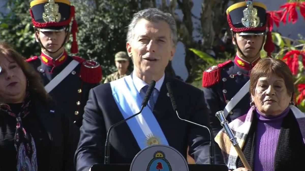 altText(Macri conmemoró el Día de la Independencia: eligió dormir y no homenajeó a la bandera)}