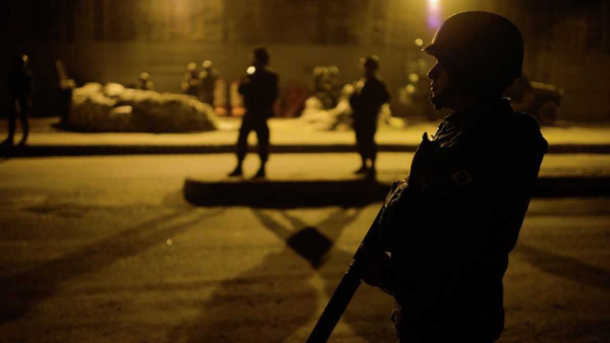 altText(Militares en Río: las muertes provocadas por la policía aumentaron casi un 60%)}