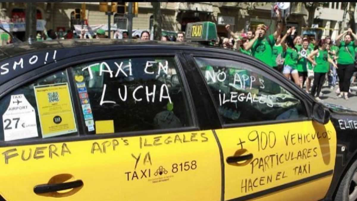 altText(Los taxistas se enfurecieron contra Uber y la AFA)}