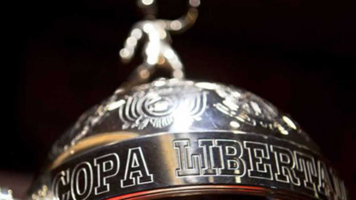 altText(La Superfinal de la Libertadores entre Boca y River se jugará el 8 o 9 de diciembre en el exterior)}