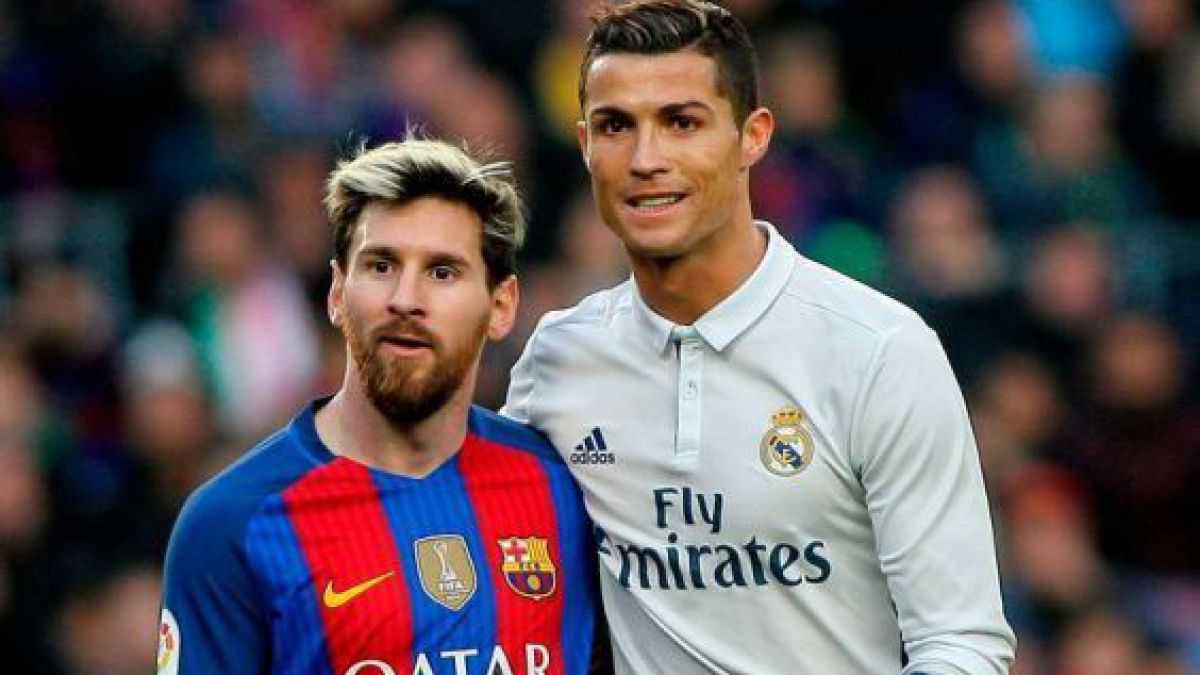 altText(Messi y Ronaldo irán al estadio a ver el bochorno de la final sudamericana en España)}