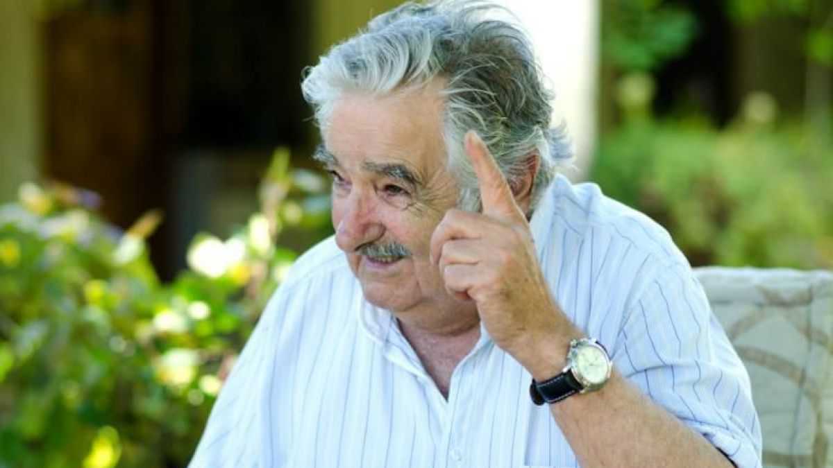 altText(Mujica: 