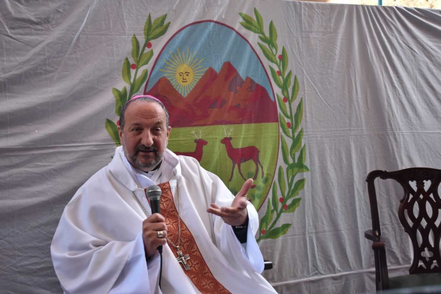 <p>Aborto: el obispo de San Luis, Gabriel Barba, pidió disculpas por los dichos del sacerdote Juan Casamayor, que había celebrado la muerte de una mujer.</p>