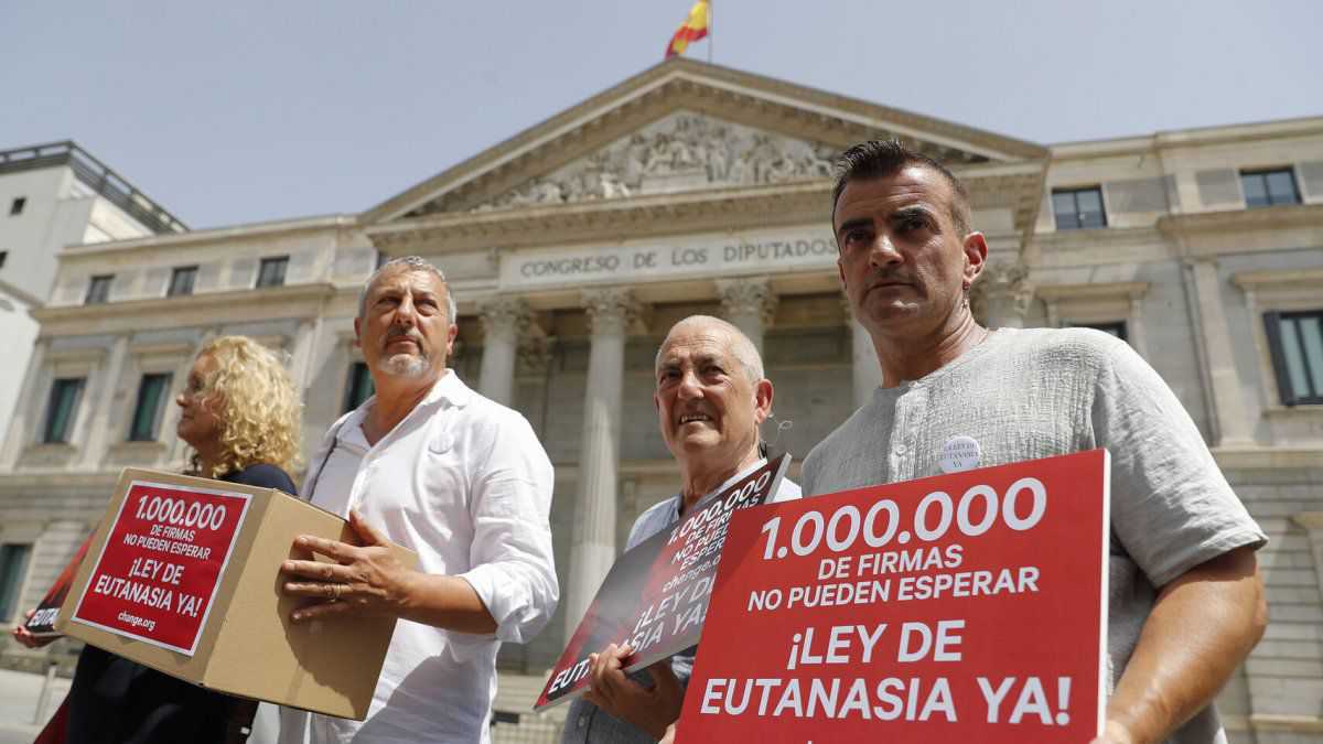  <p>España: diputados aprobaron un proyecto de ley de eutanasia</p> 