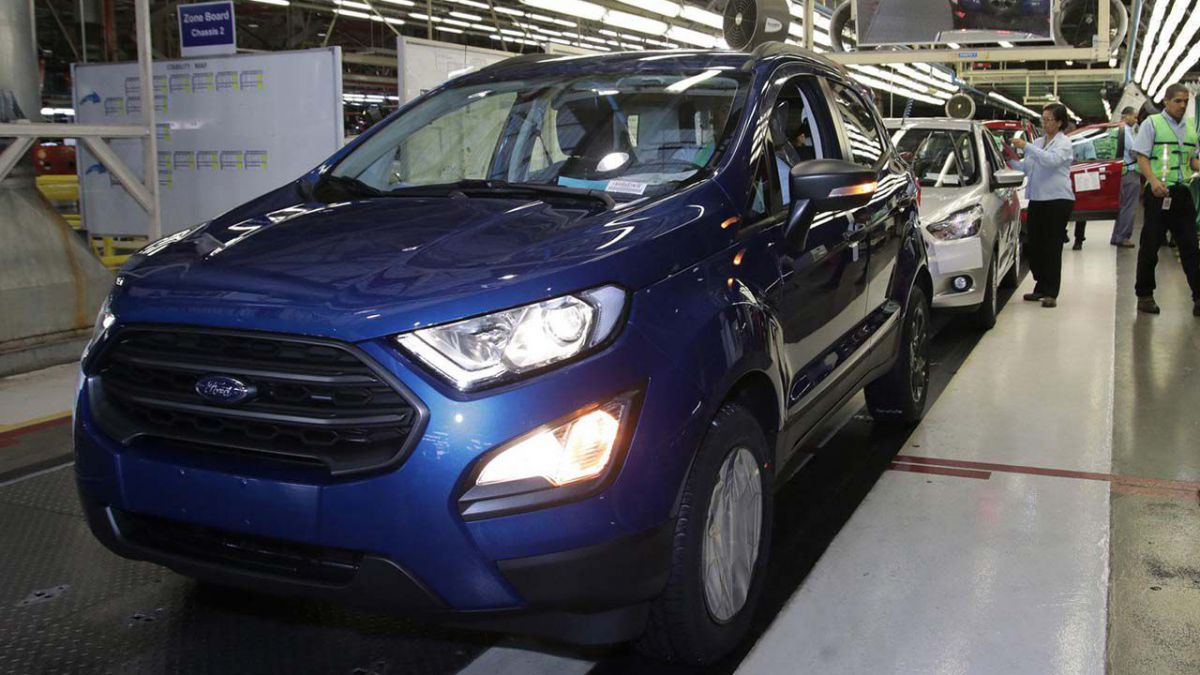 altText(Ford cierra tres fábricas en Brasil pero invertirá en el país)}
