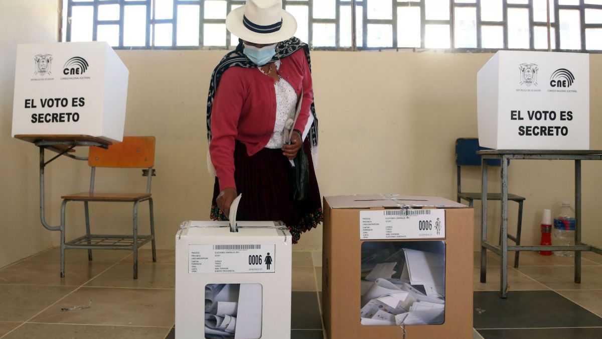 altText(Elecciones en Ecuador: candidato indígena denunció fraude)}