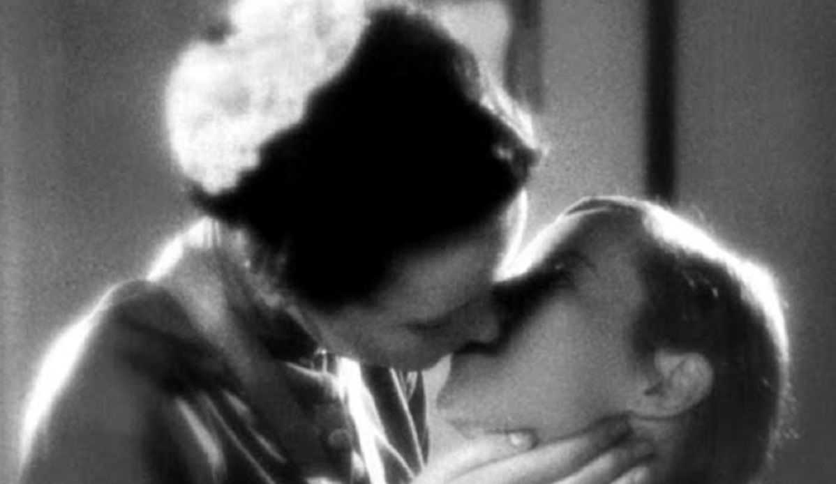 <p>Muchachas de uniforme (1931), primer beso lésbico del cine</p>