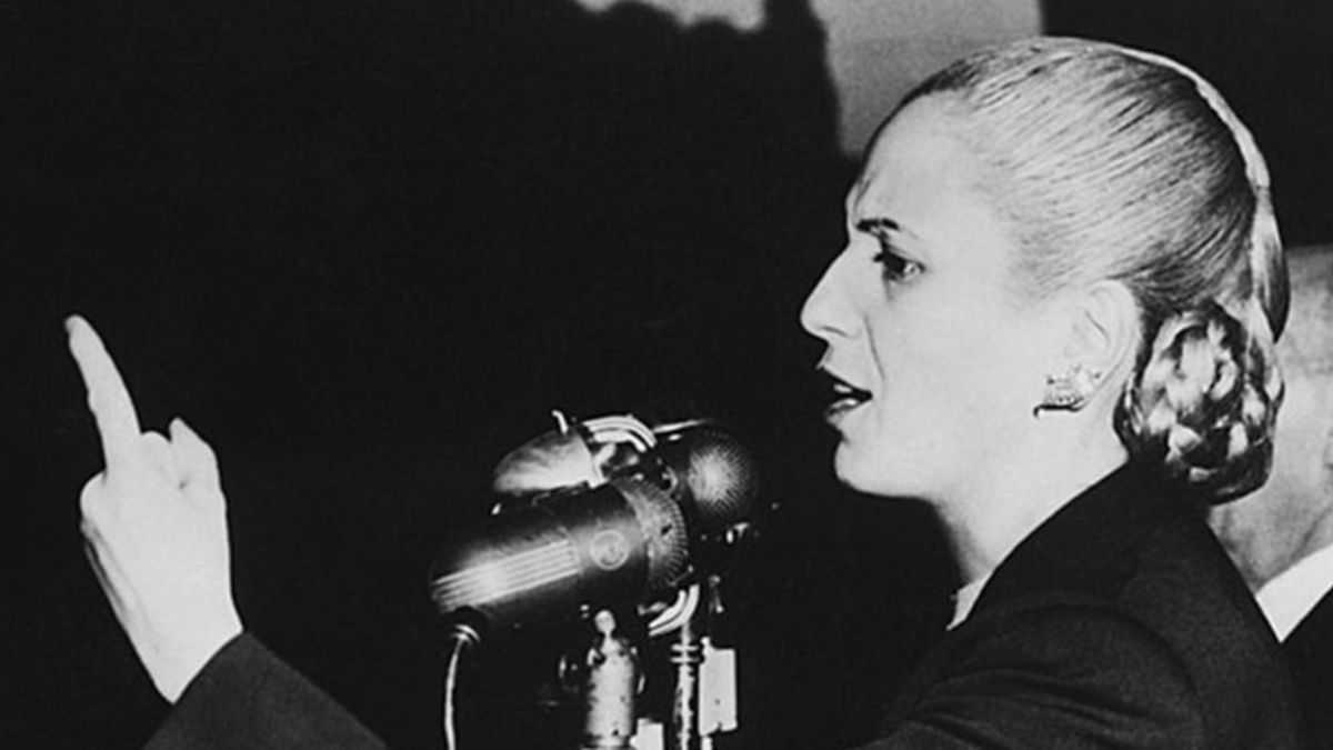 altText(A 102 años de su nacimiento, líderes políticxs recuerdan a Eva Perón)}
