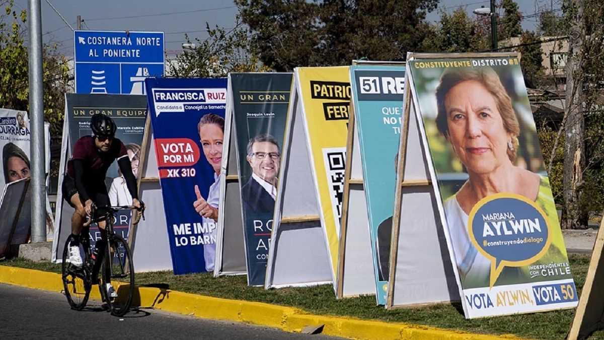 <p>Histórica votación en Chile para cambiar la Constitución de Pinochet.</p> (Télam)