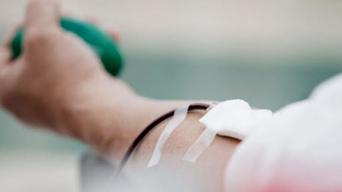 altText(Extraen sangre para pacientes del Garrahan y piden pase a planta)}