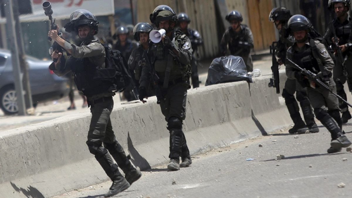 altText(Soldados israelíes asesinan a una mujer palestina en Cisjordania)}