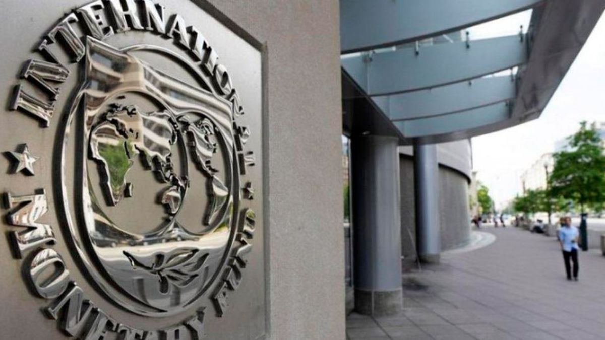 <p>La estimaci�n del FMI consider� adem�s que la econom�a argentina crecer� el a�o pr�ximo 2,4%.</p> (T�lam)