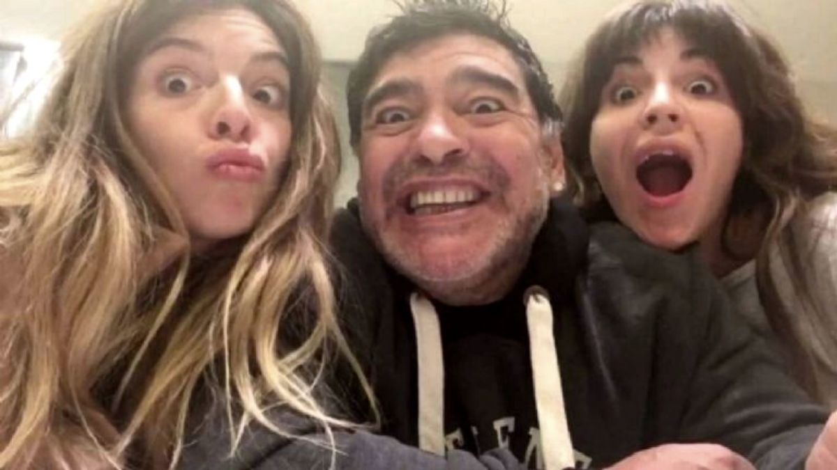 altText(Las hijas de Maradona realizaron una denuncia penal contra Morla)}