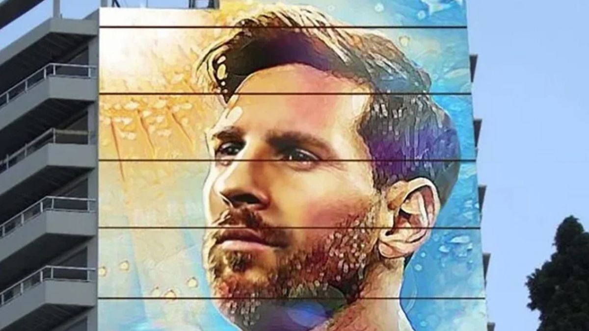 altText(Messi: gigante y eterno en un mural impresionante)}