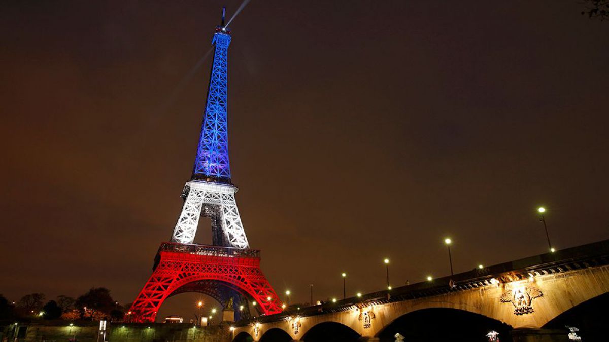 altText(Ciudad sin luz: París anula fuegos artificiales y conciertos de fin de año)}