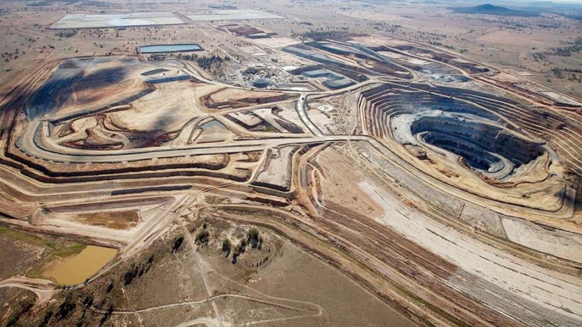 altText(Daño ambiental: cierre permanente del proyecto minero Pascua Lama)}