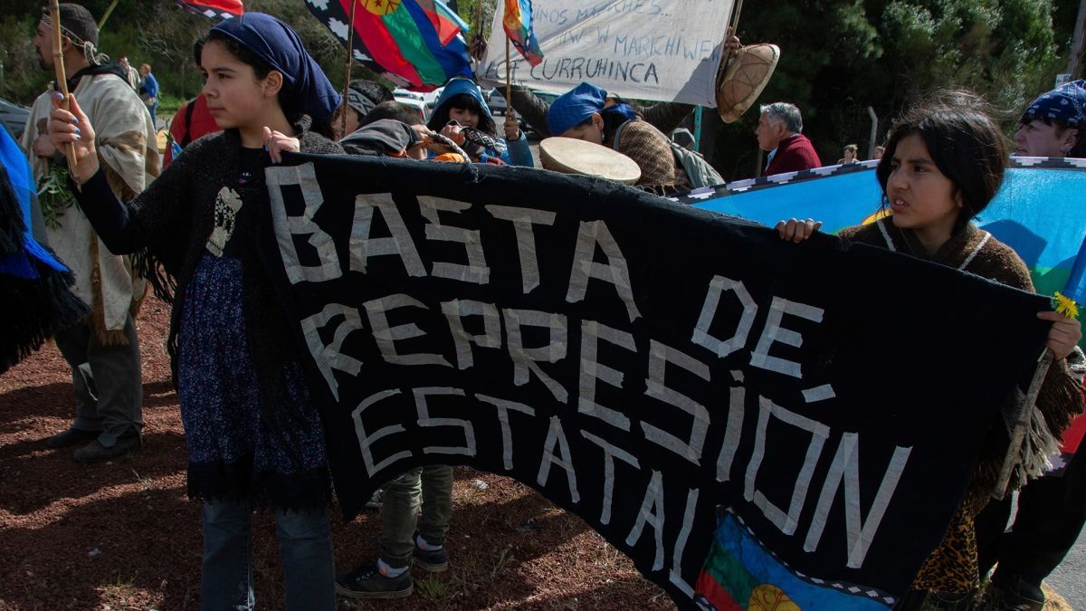 altText(Denuncian amenazas a periodistas que cubren el conflicto mapuche)}