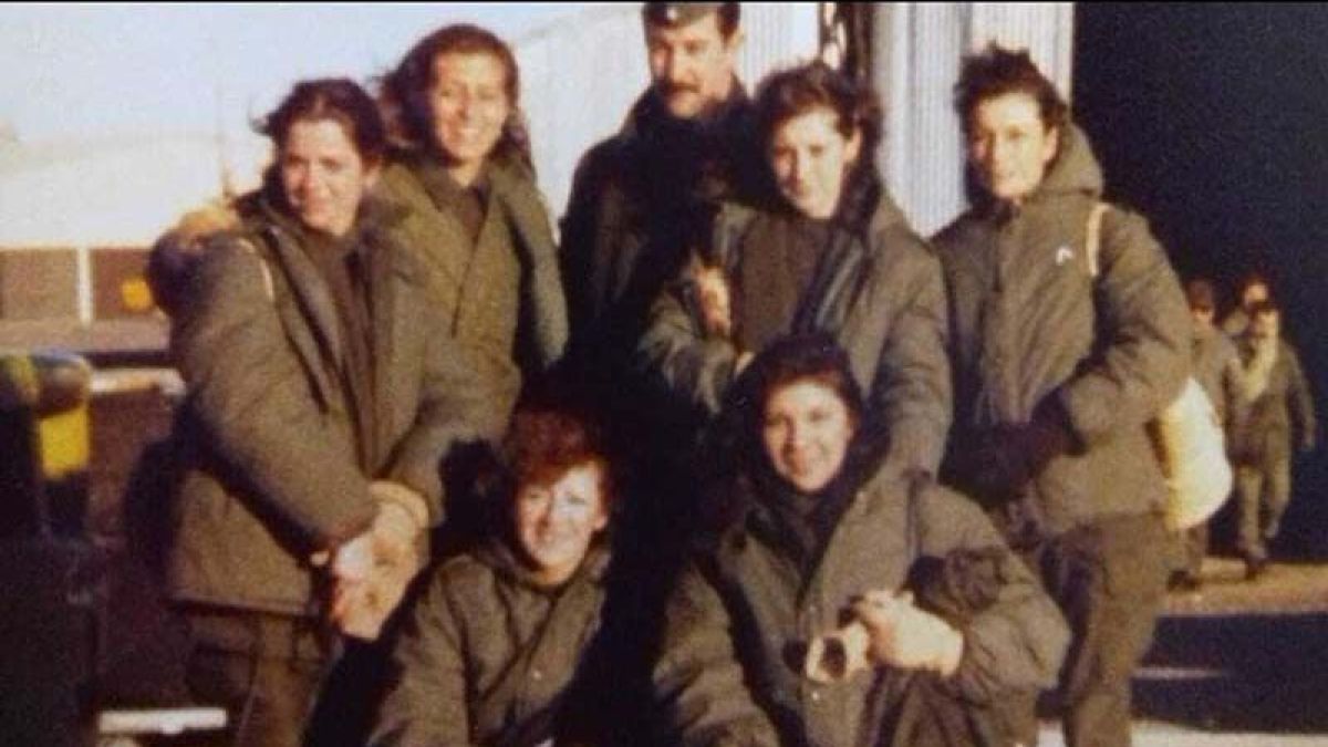 altText(Homenaje para las 16 veteranas que participaron en la Guerra de Malvinas)}