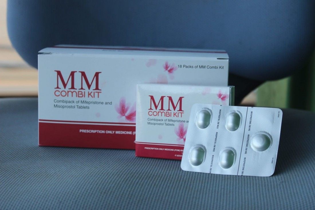 Combipack de los medicamentos adecuados para un aborto seguro.