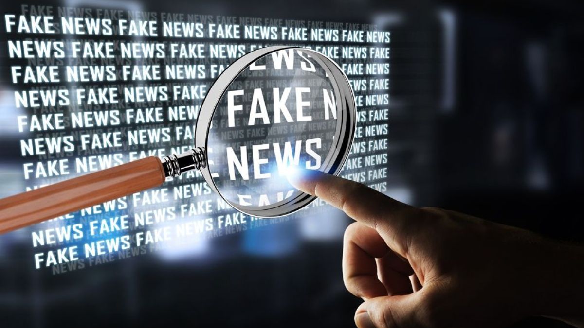 altText(Fake news: ¿cómo interactuar de manera responsable con la información?)}