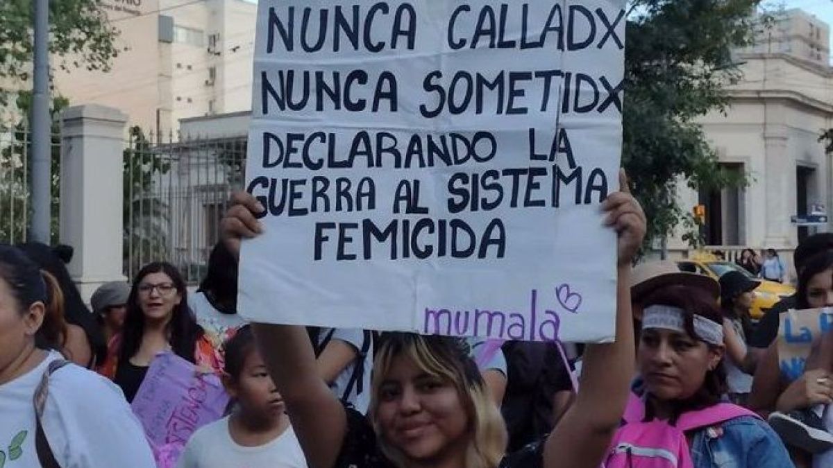 altText(Denunciaron feroz represión en Jujuy contra mujeres en el 8M)}
