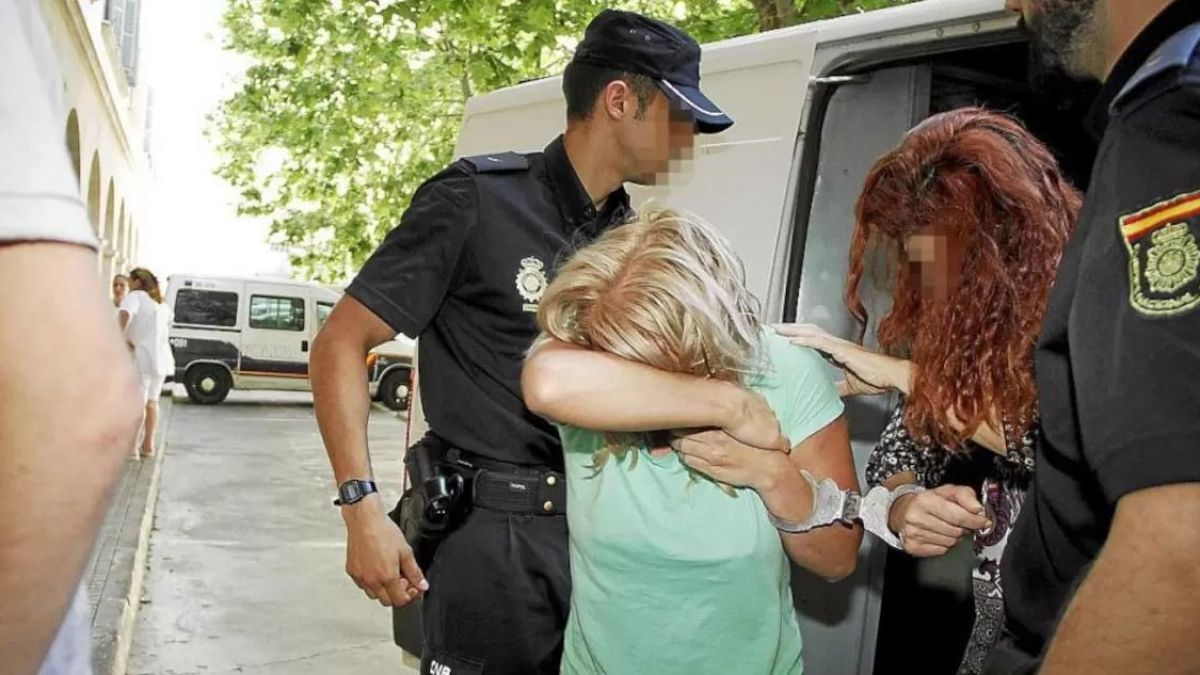 altText(España: una argentina fue detenida y acusada por explotar a 10 mujeres en un prostíbulo)}