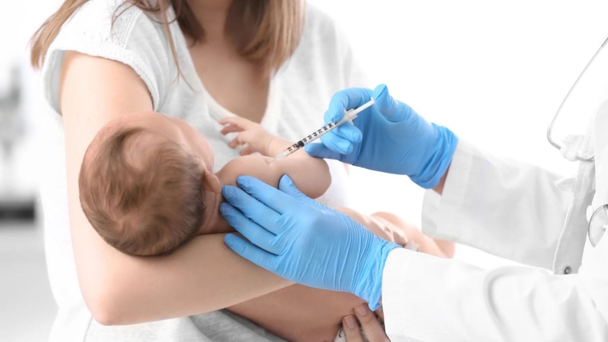 altText(Se negaban a vacunar a su hijo recién nacido y la Justicia los obligó)}