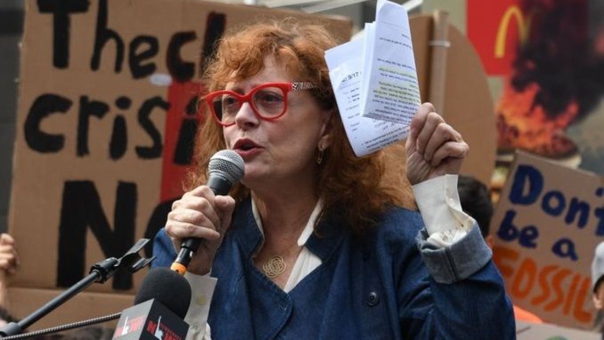 altText(Susan Sarandon lideró una marcha en Washington contra el genocidio en Gaza)}