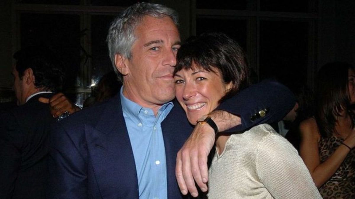 Jeffrey Epstein y su amante Ghislaine Maxwell.
Foto: Getty Images.