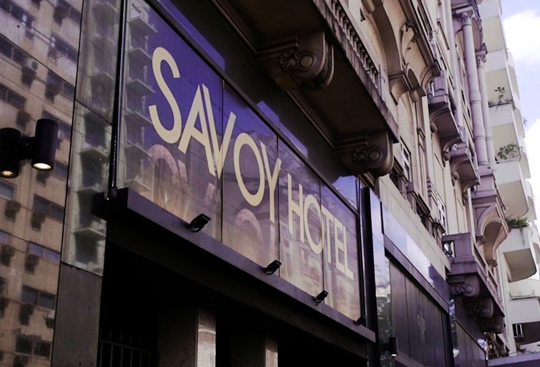 Fachada del Hotel Savoy, central para la discusión de la Ley Ómnibus