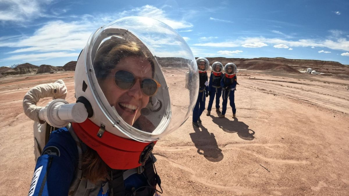 Las mujeres se suman progresivamente a las ciencias duras, aunque a�n faltan pol�ticas p�blicas que lo incentiven.
En la foto se ven integrantes del proyecto Hypatia, un proyecto que simula las condiciones de la vida en Marte en el desierto de Utah.
Twitter @FundacionAquae