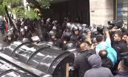 La Policía de Macri reprimió una protesta de colectiveros contra el acuerdo salarial